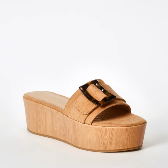 Platformed Sandle - Picture 3 of 3